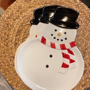 Williams-Sonoma snow men plates . New never used. Microwaveable. ⛄️🍽📦✅